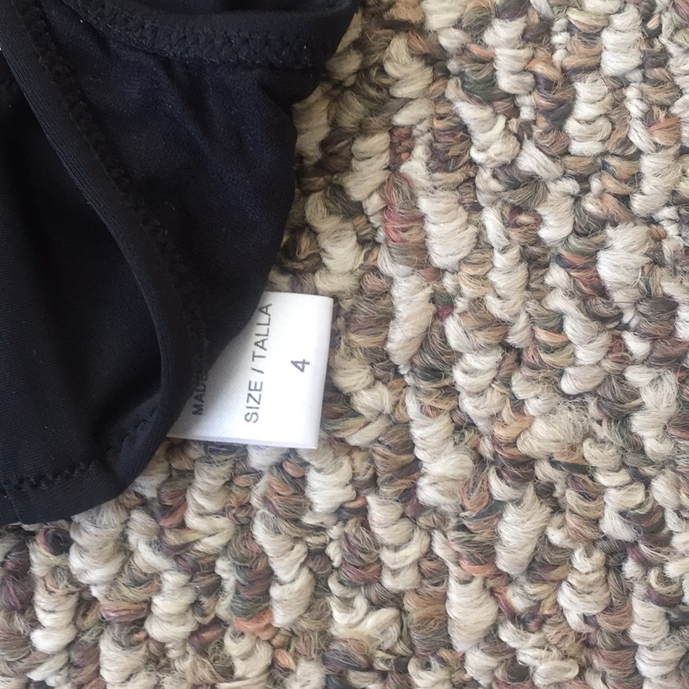 Swimsuit - Picture 4 of 7